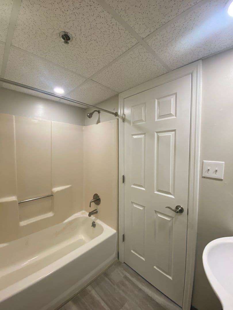 State College Apartment: 616 East College Avenue