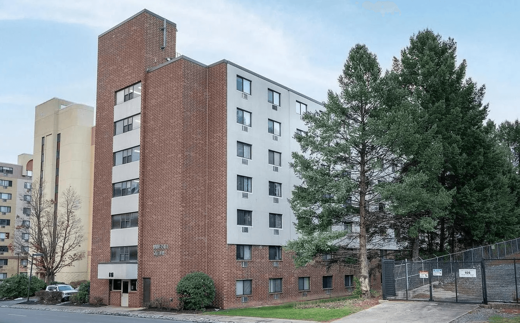 State College Apartment: 616 East College Avenue