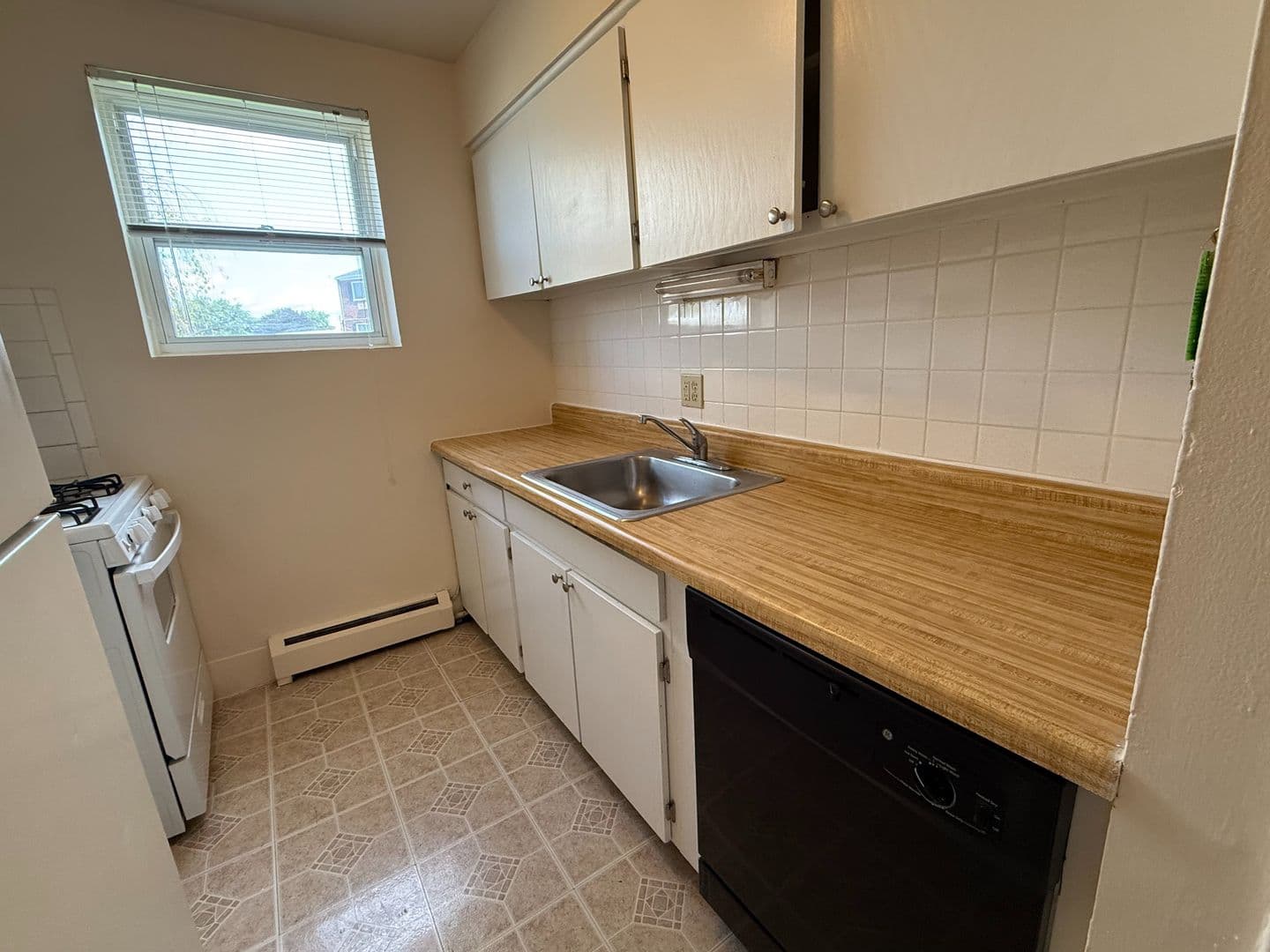 State College Apartment: 424 Waupelani Drive