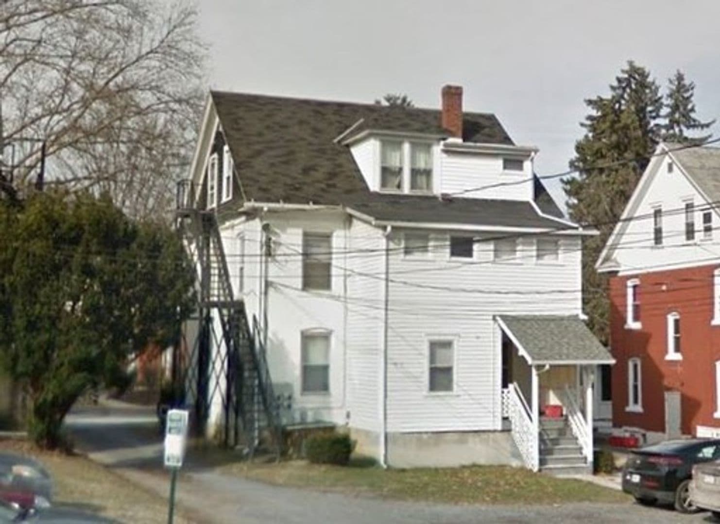 State College Apartment: 712 West College Avenue