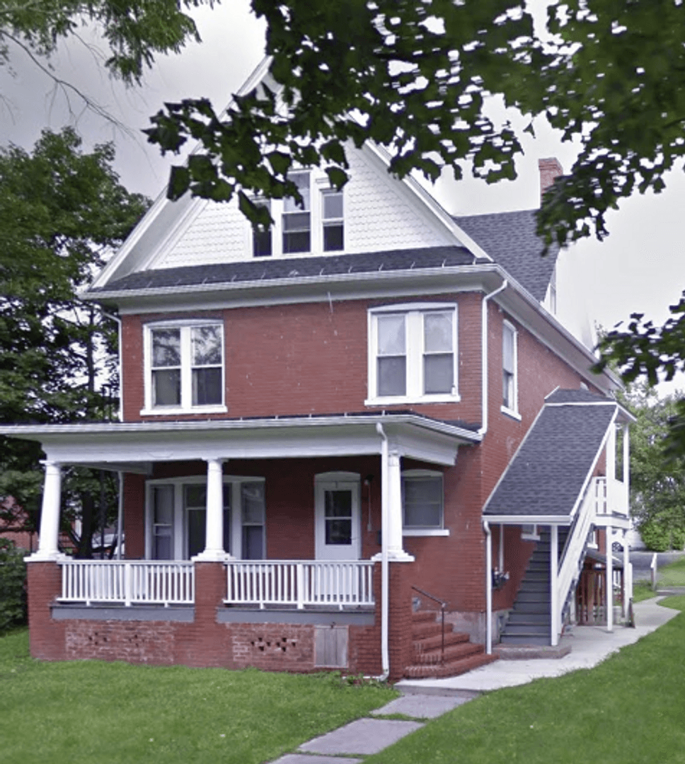State College Apartment: 521 West College Avenue