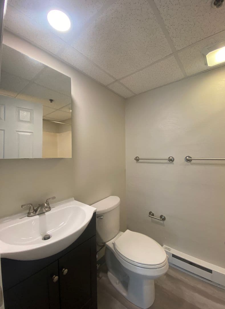State College Apartment: 616 East College Avenue