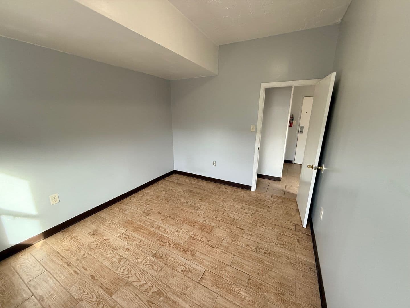 State College Apartment: 215 E. Calder Way