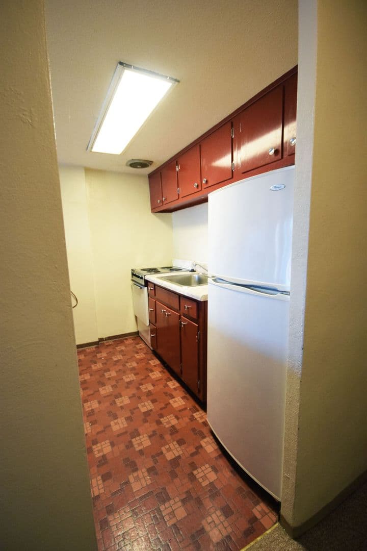 State College Apartment: 458 East College Avenue
