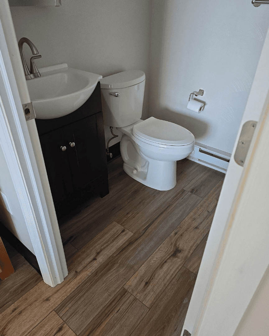 State College Apartment: 616 East College Avenue