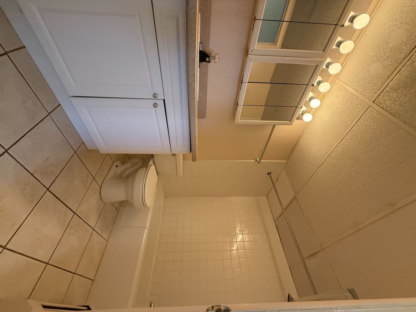 State College Apartment: 424 Waupelani Drive