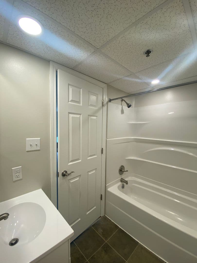 State College Apartment: 616 East College Avenue
