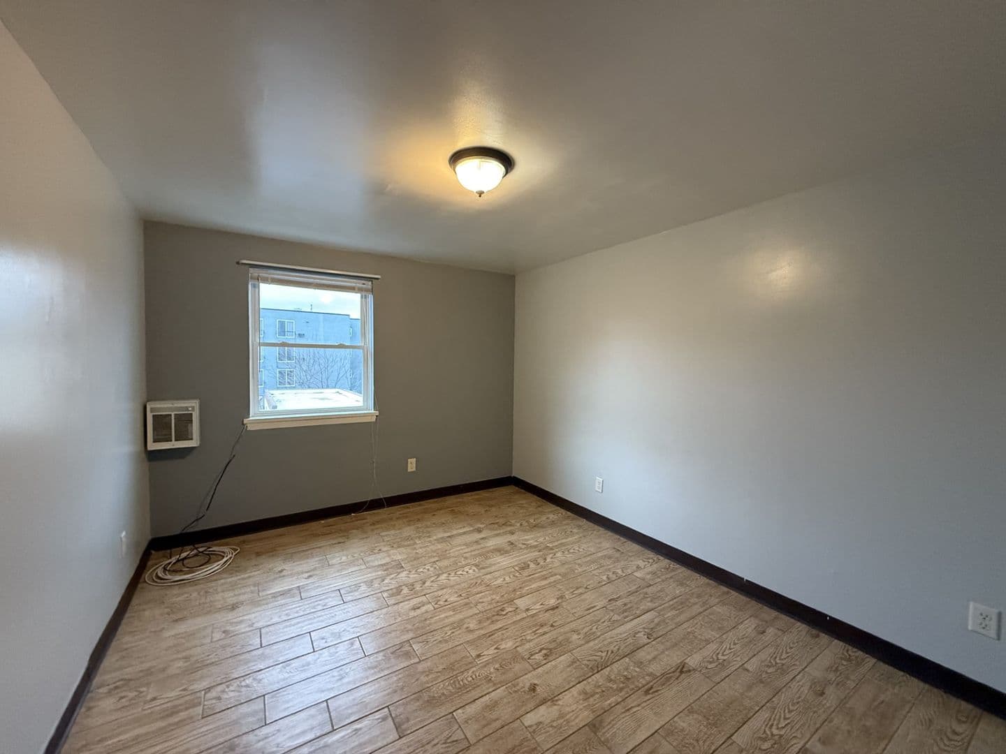 State College Apartment: 215 E. Calder Way