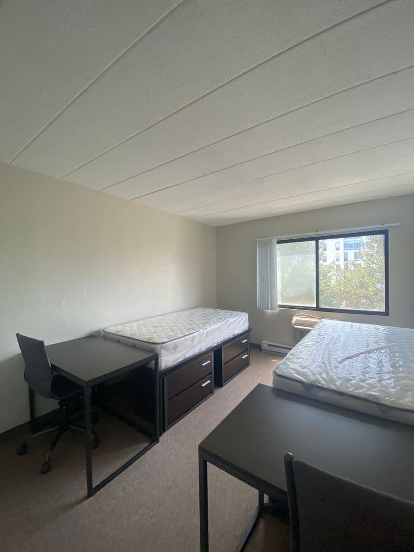 State College Apartment: 616 East College Avenue
