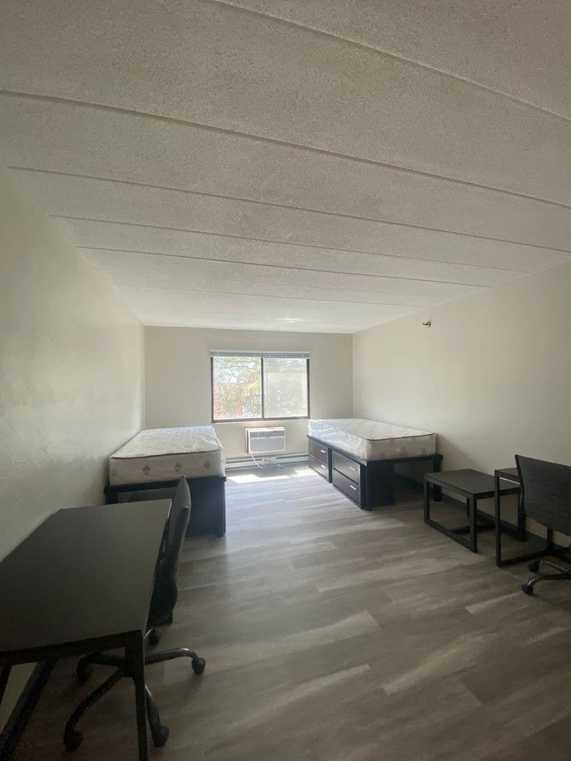 State College Apartment: 616 East College Avenue