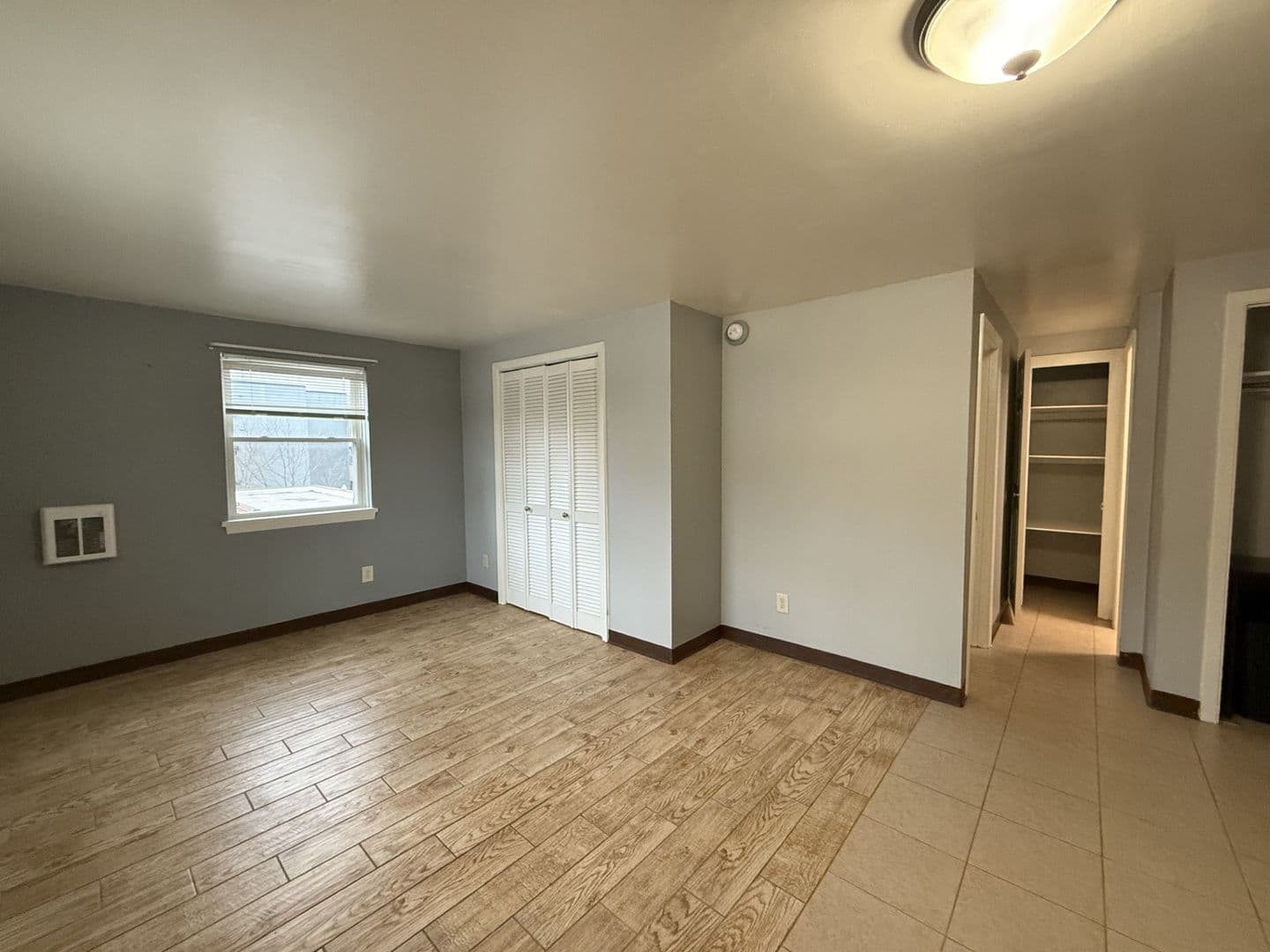 State College Apartment: 215 E. Calder Way
