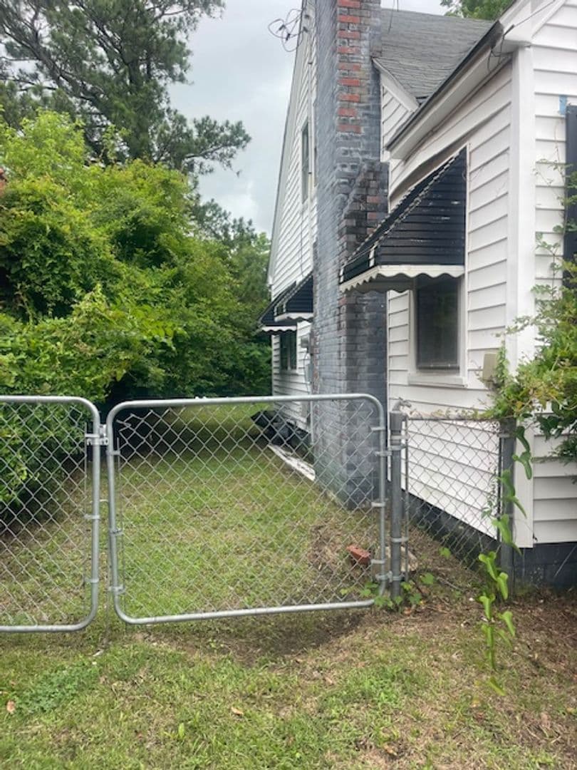 Kinston House: 1006 Tower Hill Road