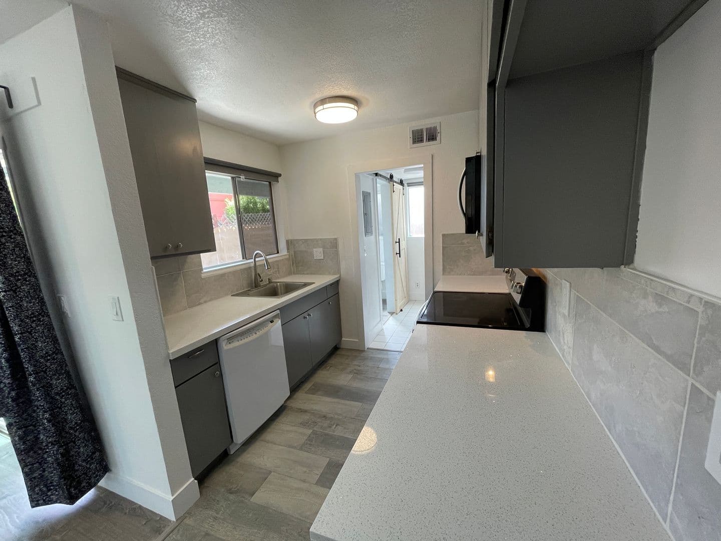 SACRAMENTO Apartment: 2414 18TH STREET #A & #B