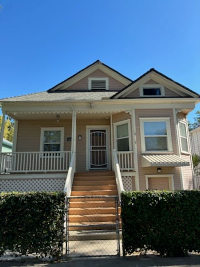 SACRAMENTO House: 1407 D STREET