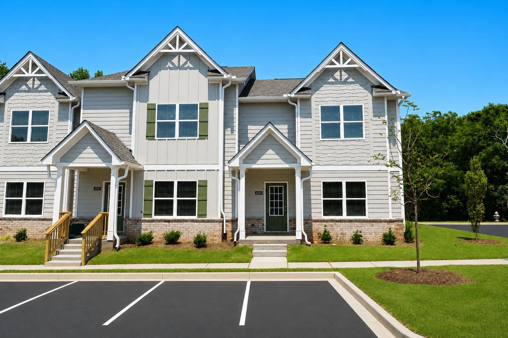 Oakwood Townhome: 4249 Crosby Lane