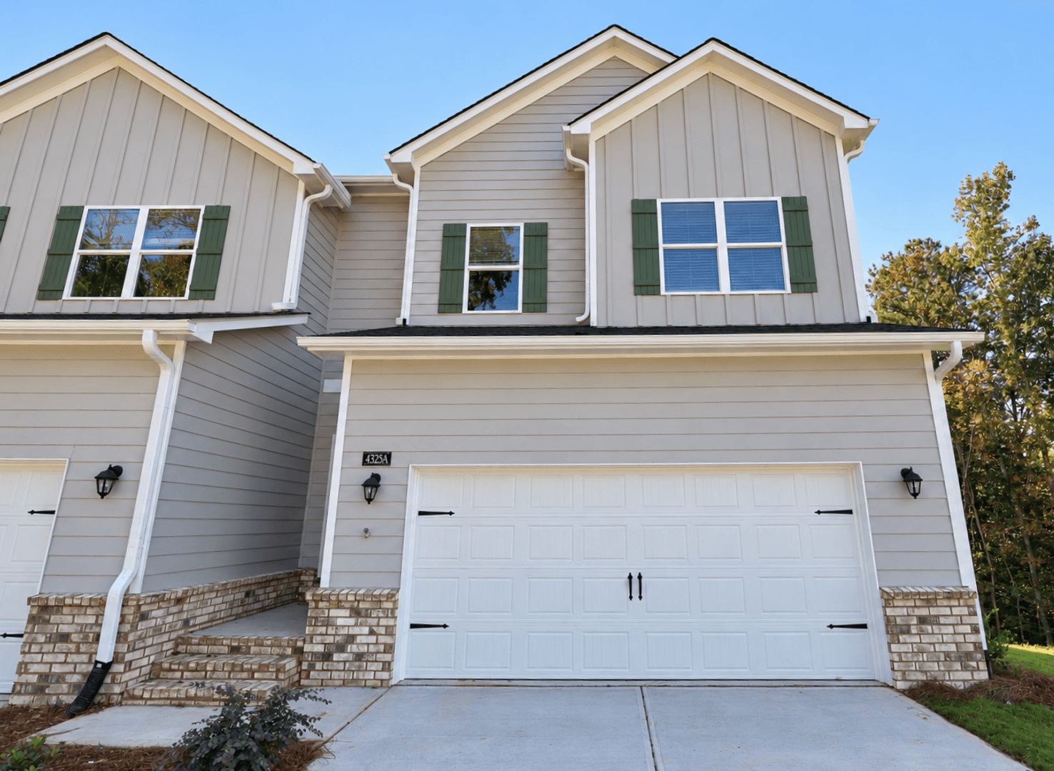 Oakwood Townhome: 4325-A Shawnee Drive