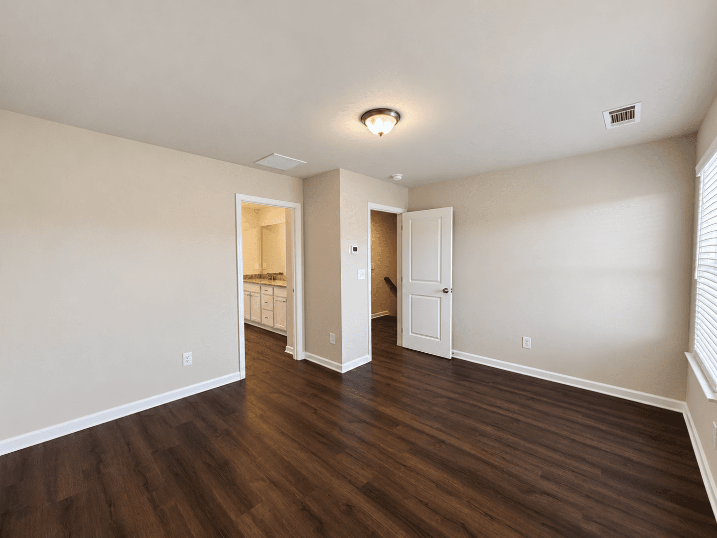Oakwood Townhome: 4325-A Shawnee Drive