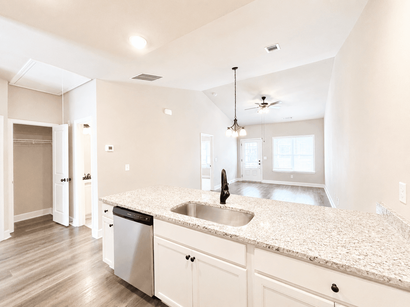 Cornelia Townhome: 701 Pondview Ct