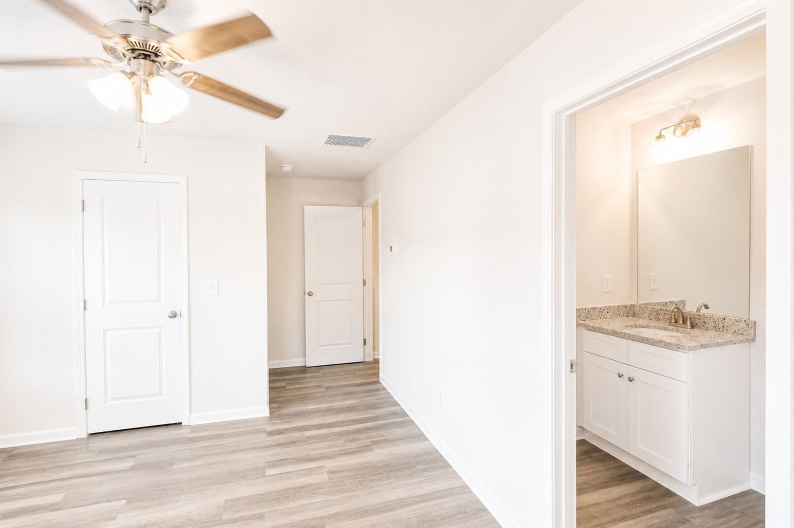 Oakwood Townhome: 4209 Crosby Lane