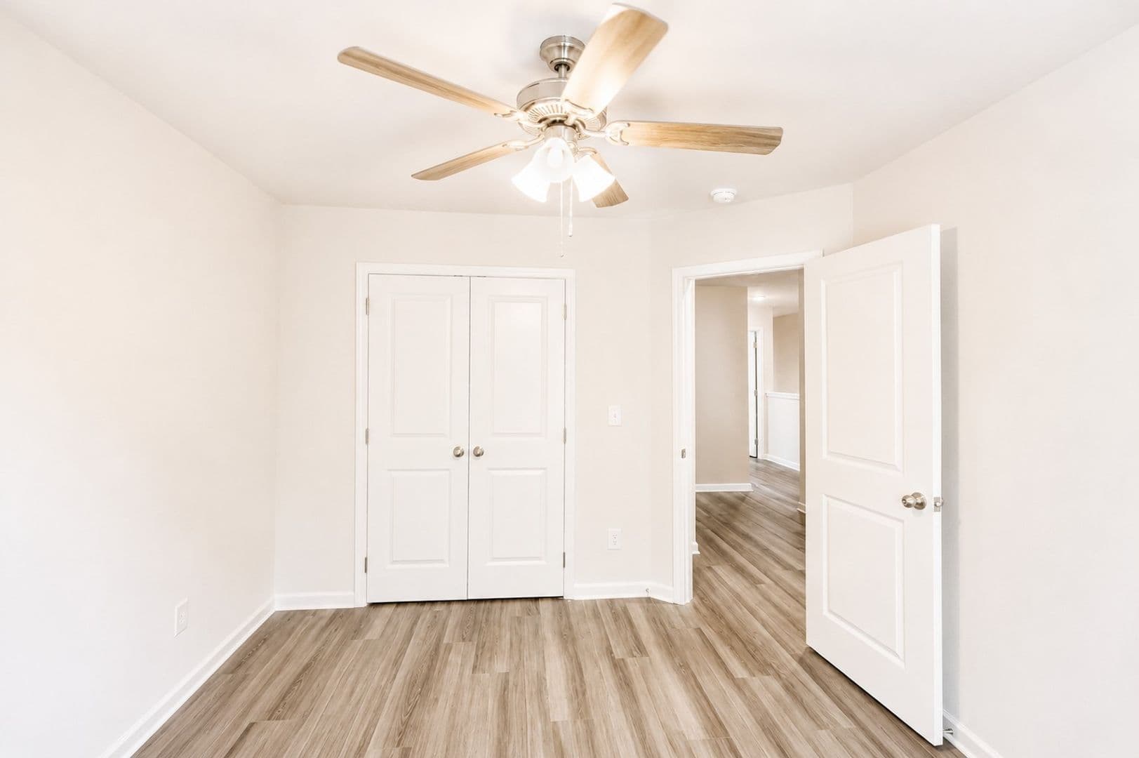 Oakwood Townhome: 4213 Crosby Lane