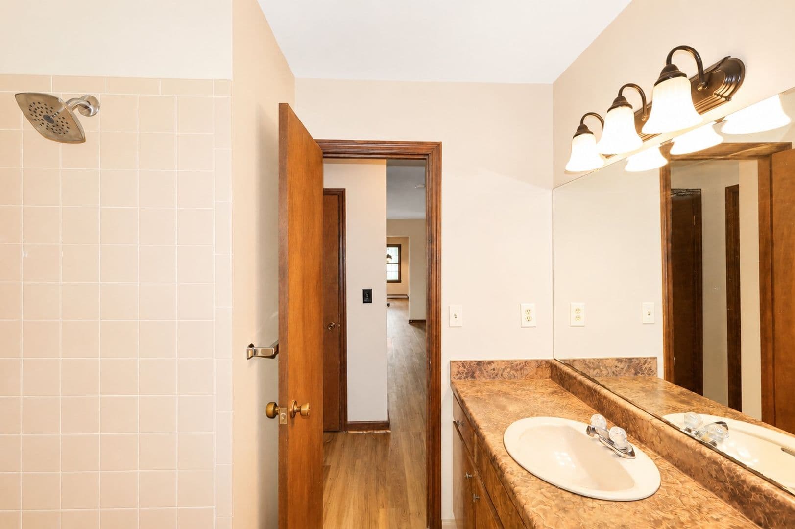 Oakwood House: 3750 Robinson Drive