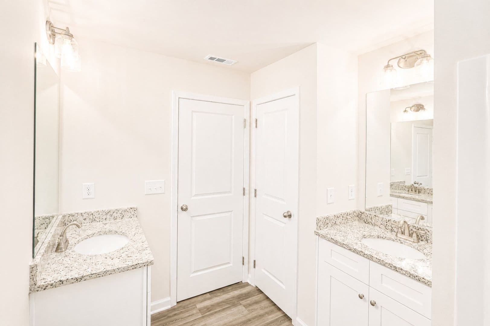 Oakwood Townhome: 4213 Crosby Lane