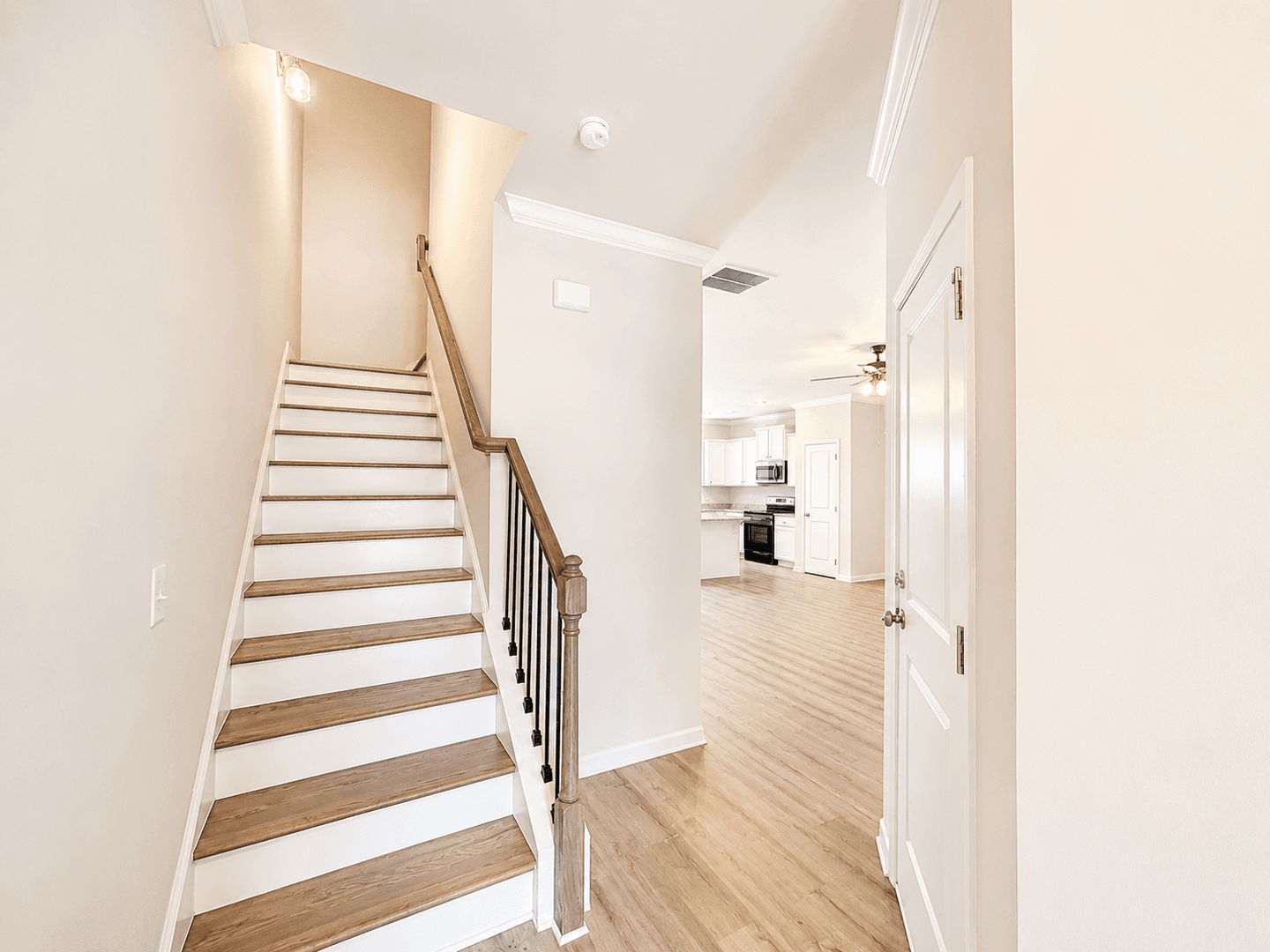 Cornelia Townhome: 201-E Harvest Ridge Lane