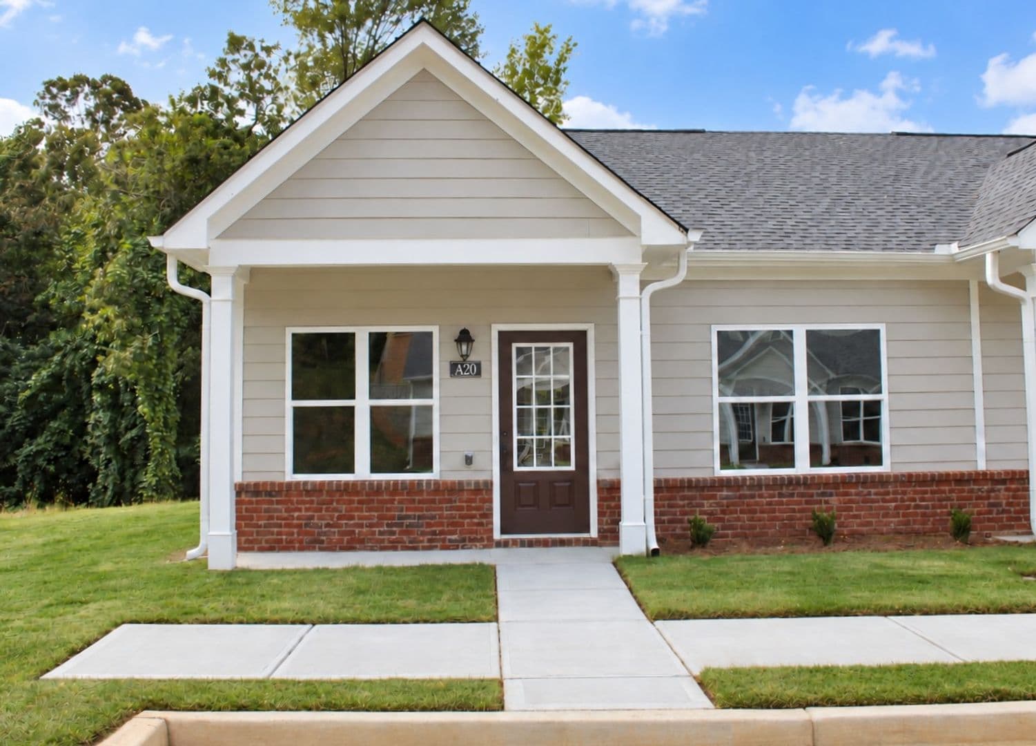 Cornelia Townhome: 701 Pondview Ct