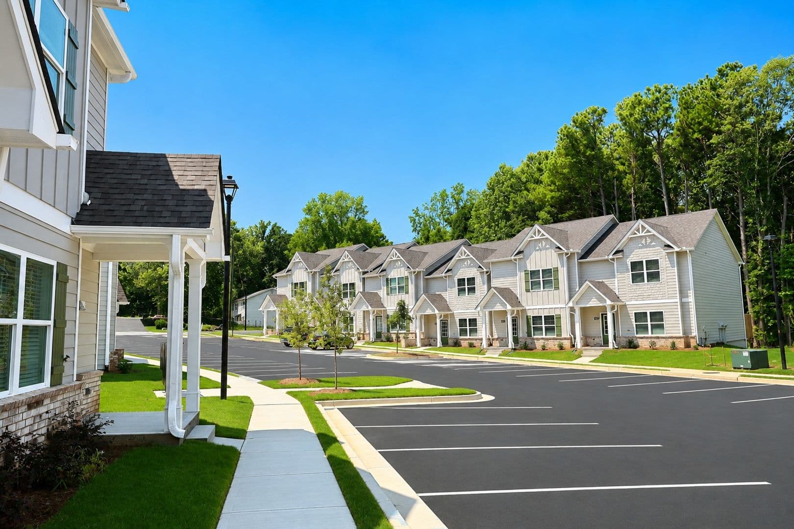 Oakwood Townhome: 4213 Crosby Lane