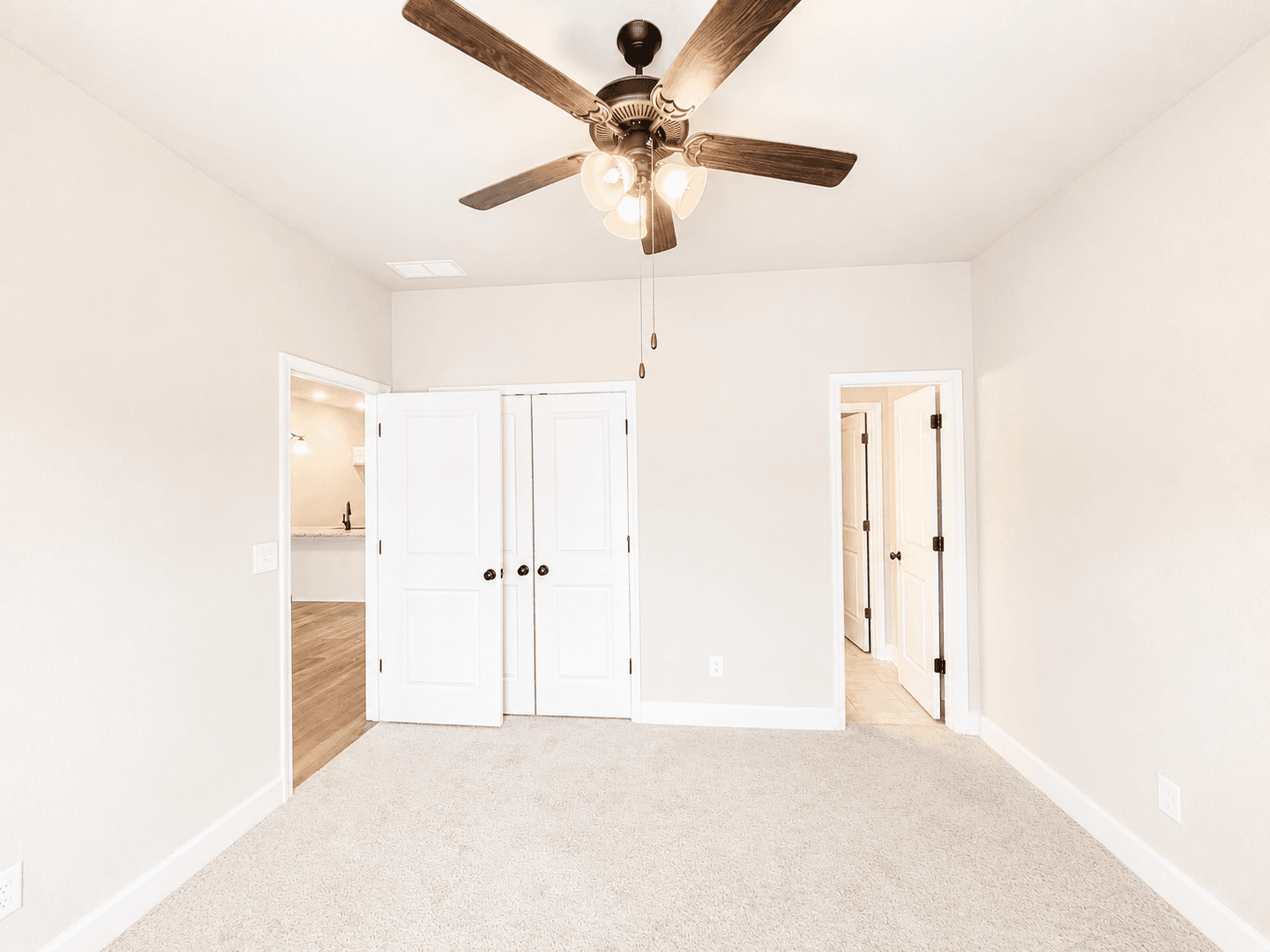 Cornelia Townhome: 701 Pondview Ct