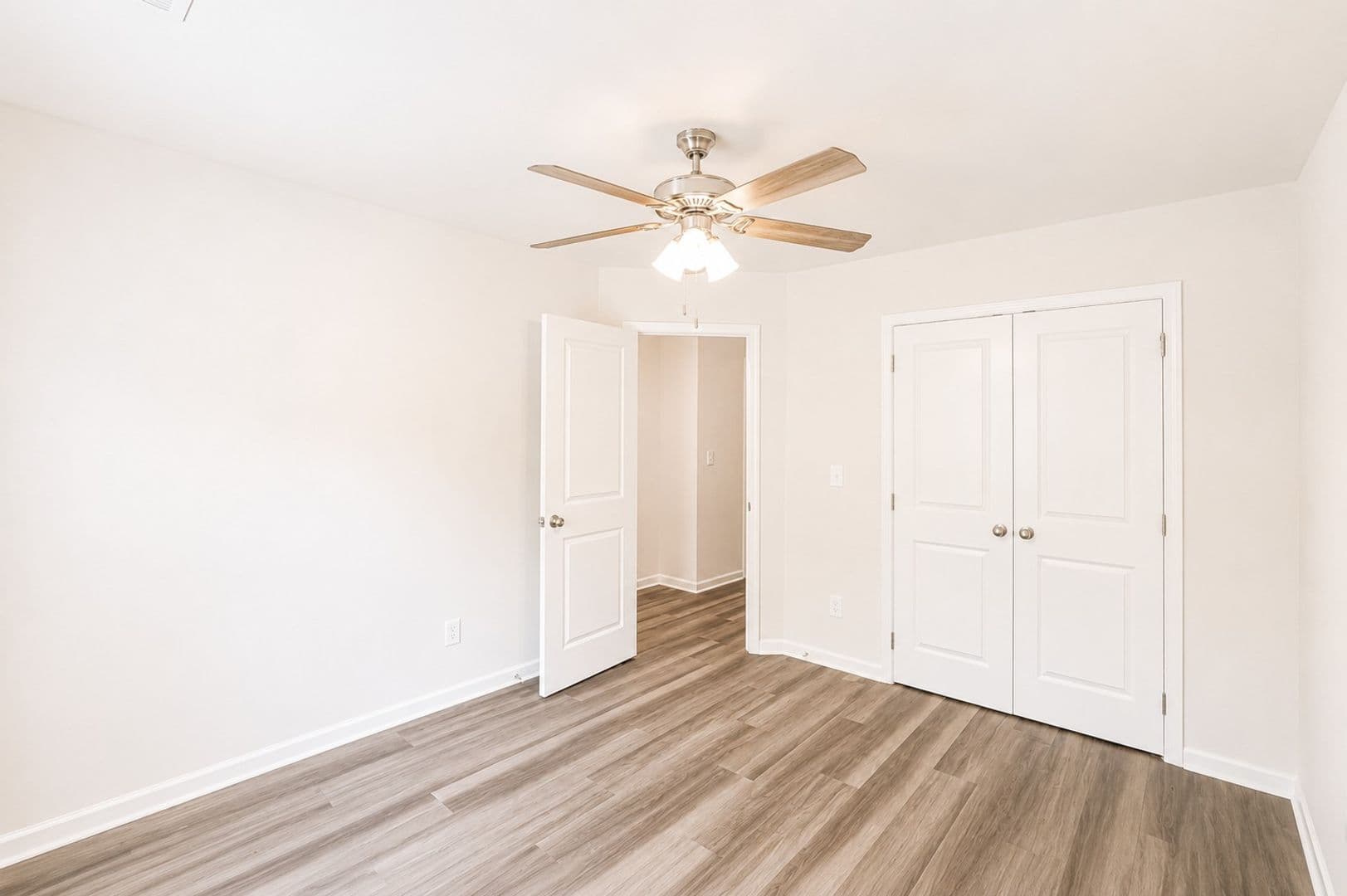 Oakwood Townhome: 4209 Crosby Lane