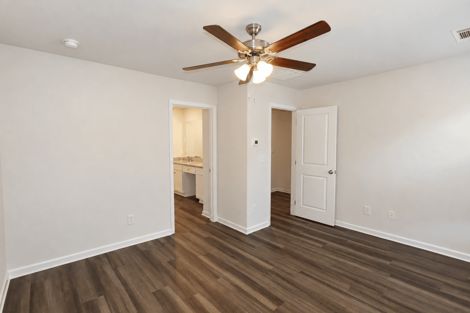 Oakwood Townhome: 4325-B Shawnee Drive