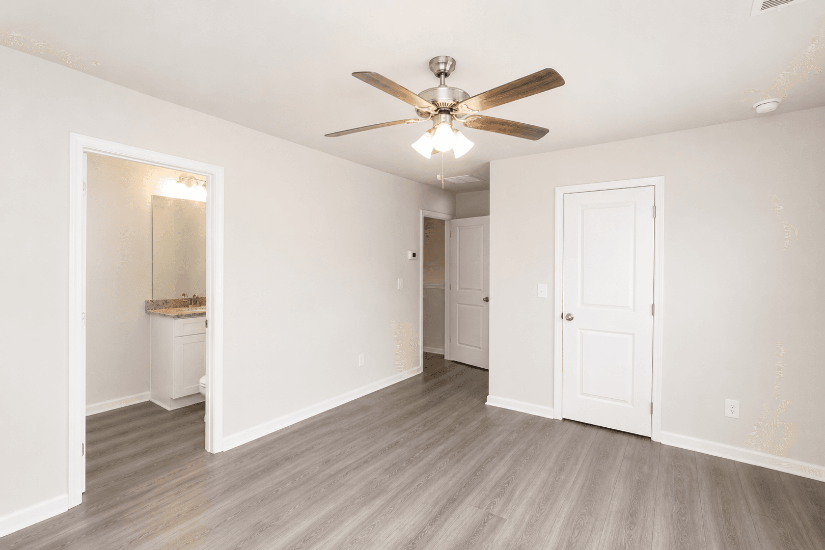 Oakwood Townhome: 4208 Crosby Lane