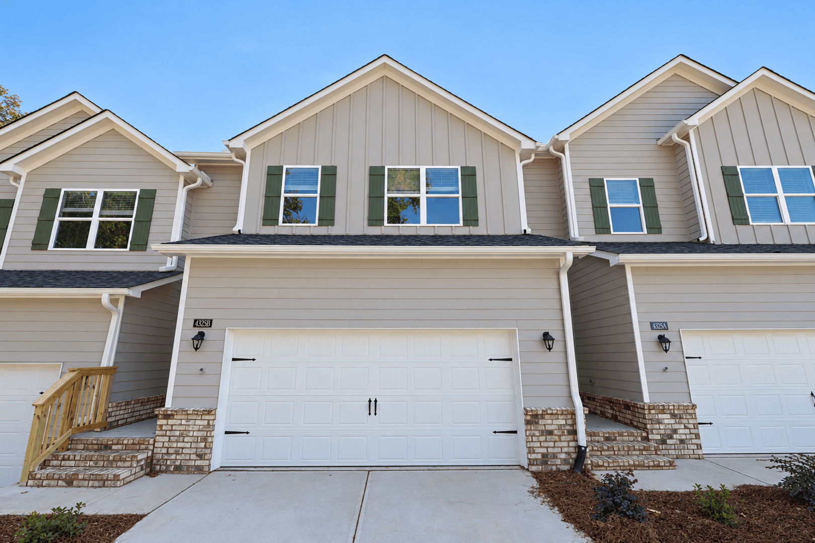 Oakwood Townhome: 4325-B Shawnee Drive