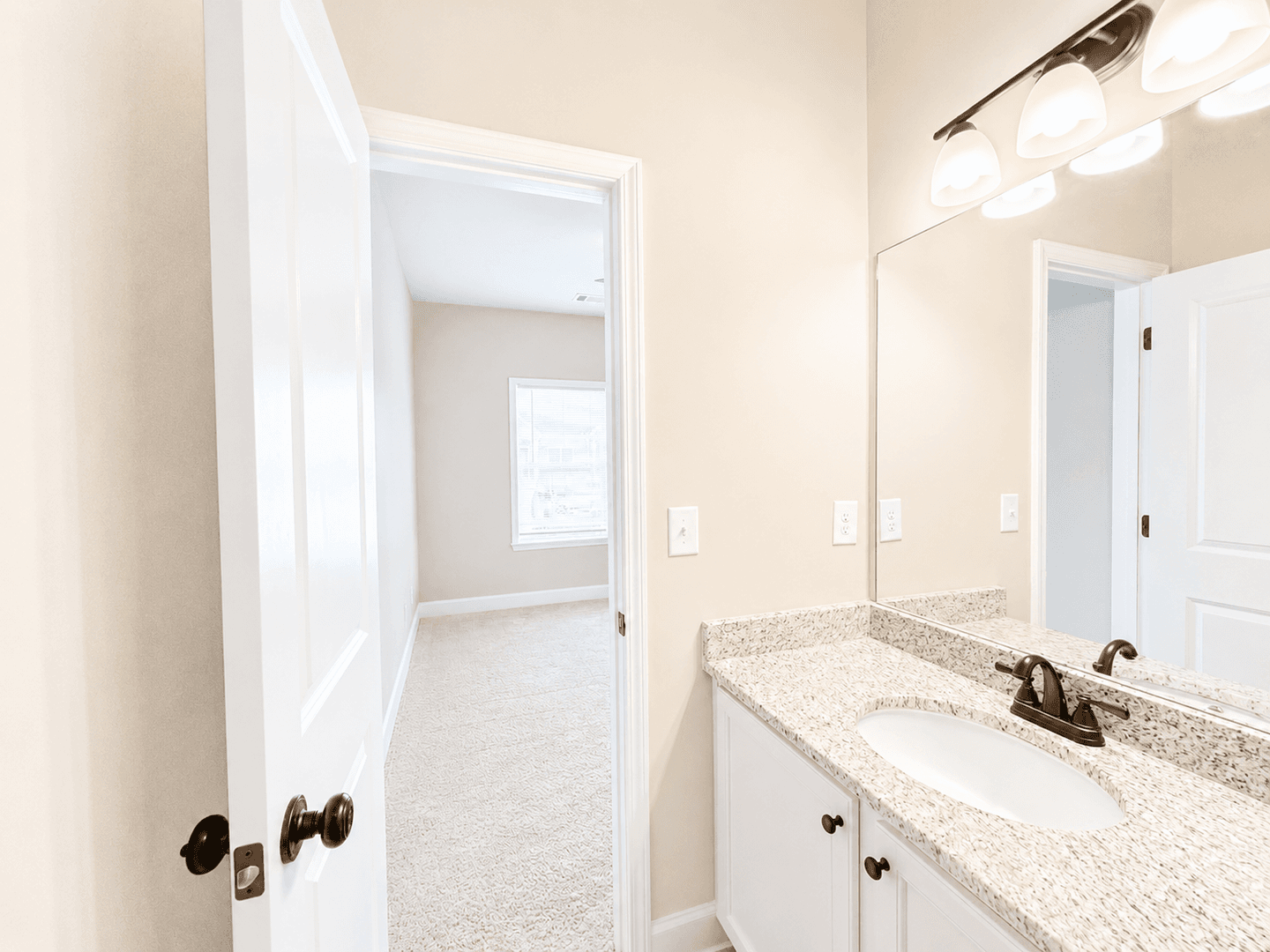 Cornelia Townhome: 601 Parkview Ct