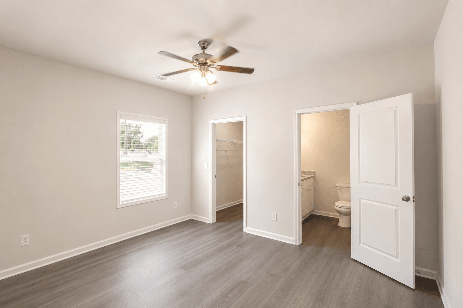 Oakwood Townhome: 4216 Crosby Lane