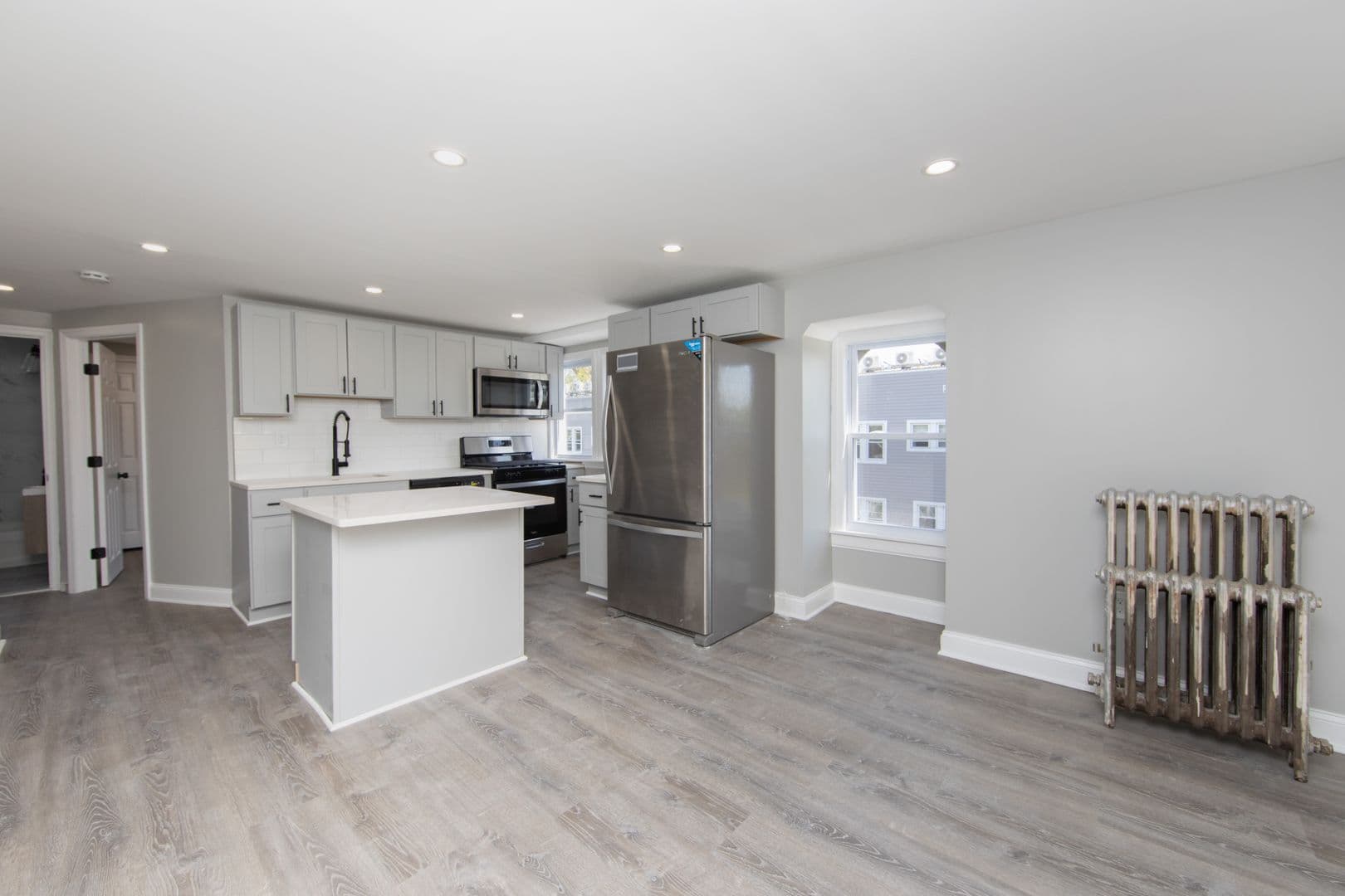 Collingswood Apartment: 1033 W Collings Ave
