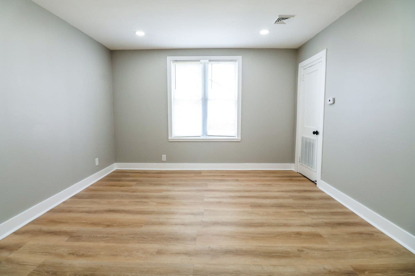 Pennsauken Apartment: 5548 Woodland Ave