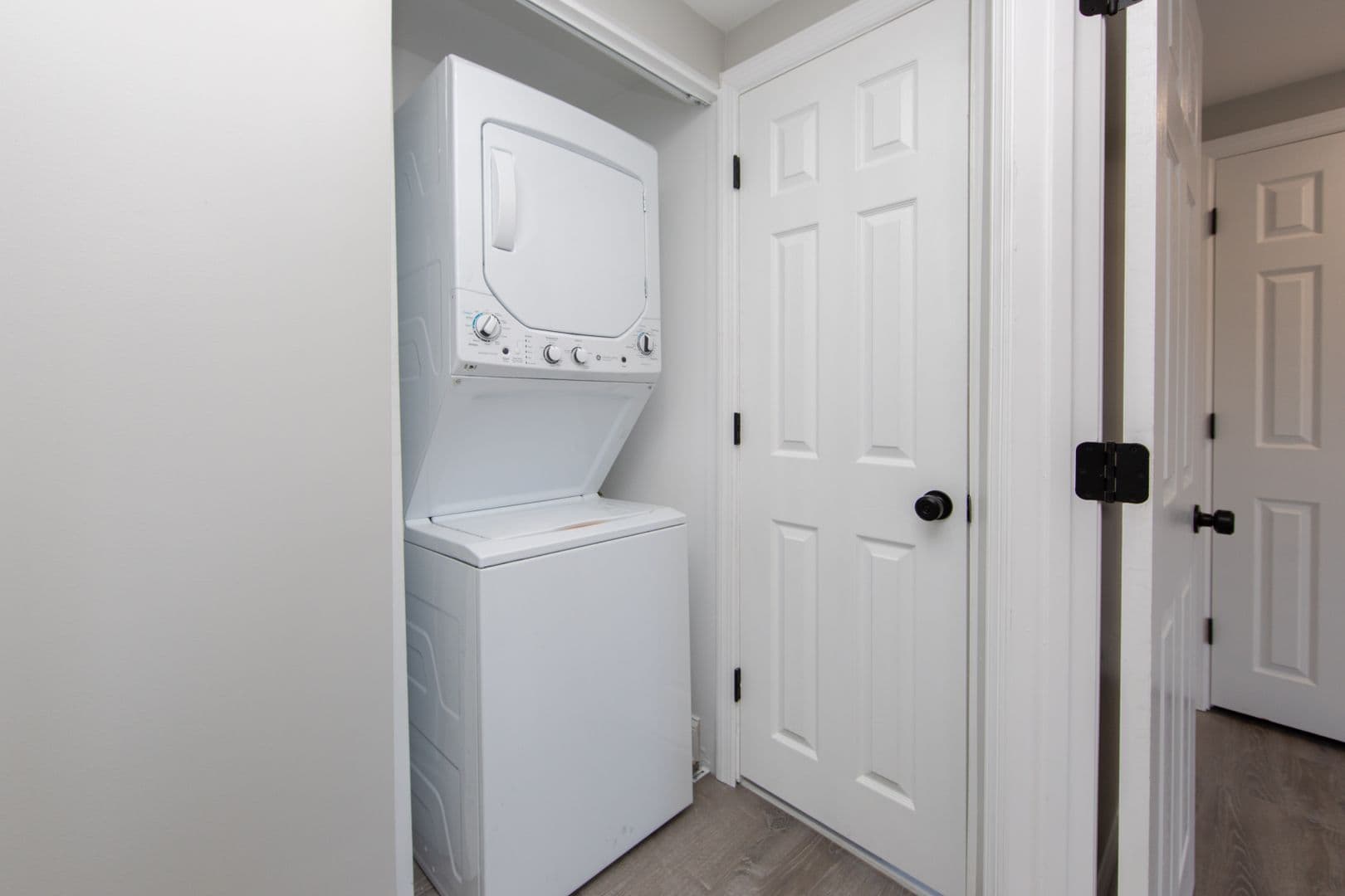 Collingswood Apartment: 1033 W Collings Ave