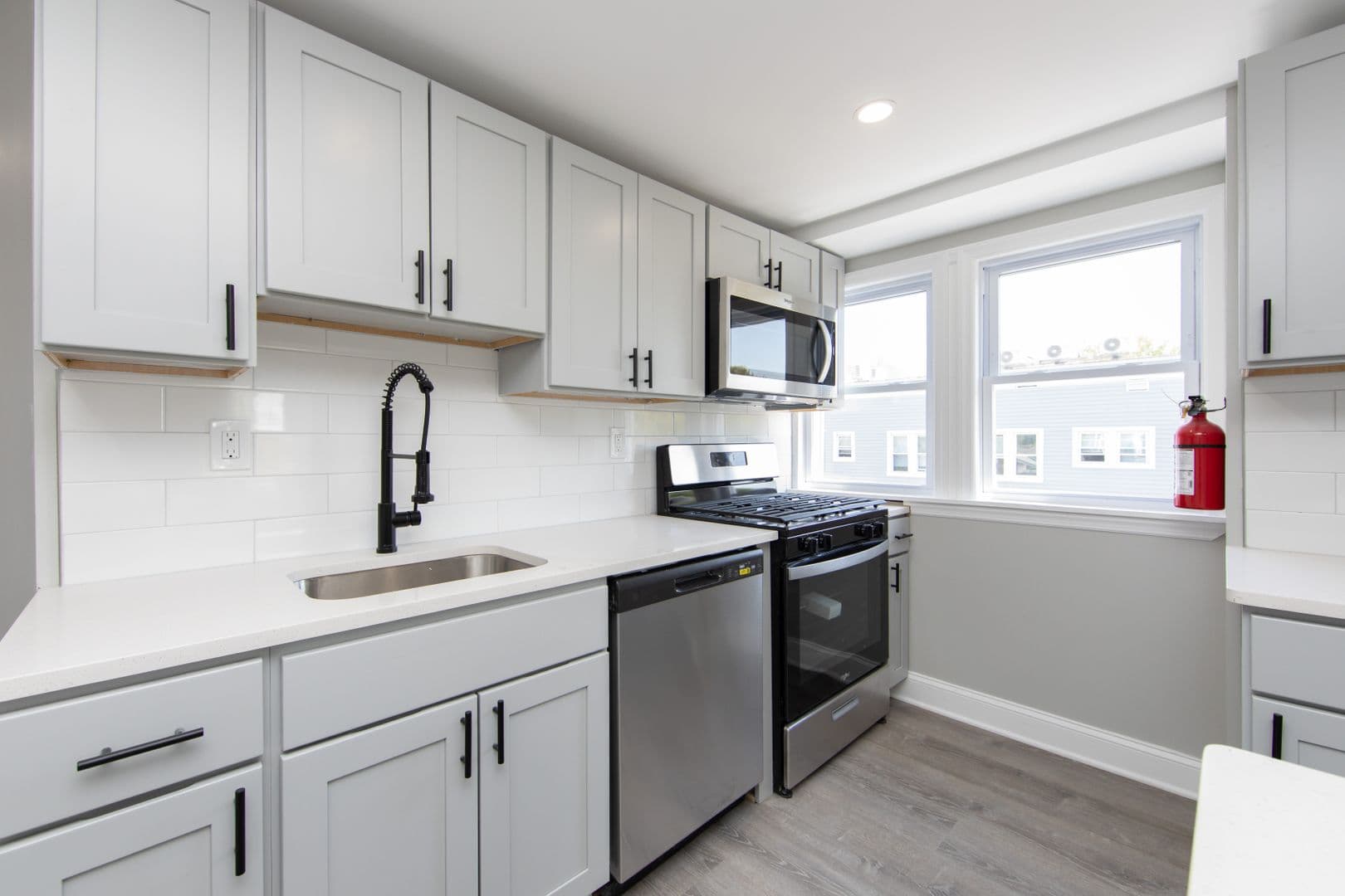 Collingswood Apartment: 1033 W Collings Ave