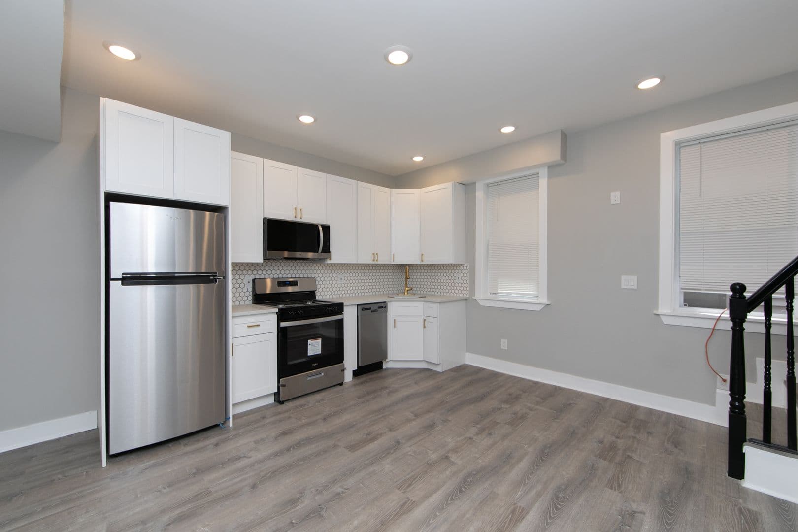 Camden Apartment: 436-438 Broadway Ave - Unit 4