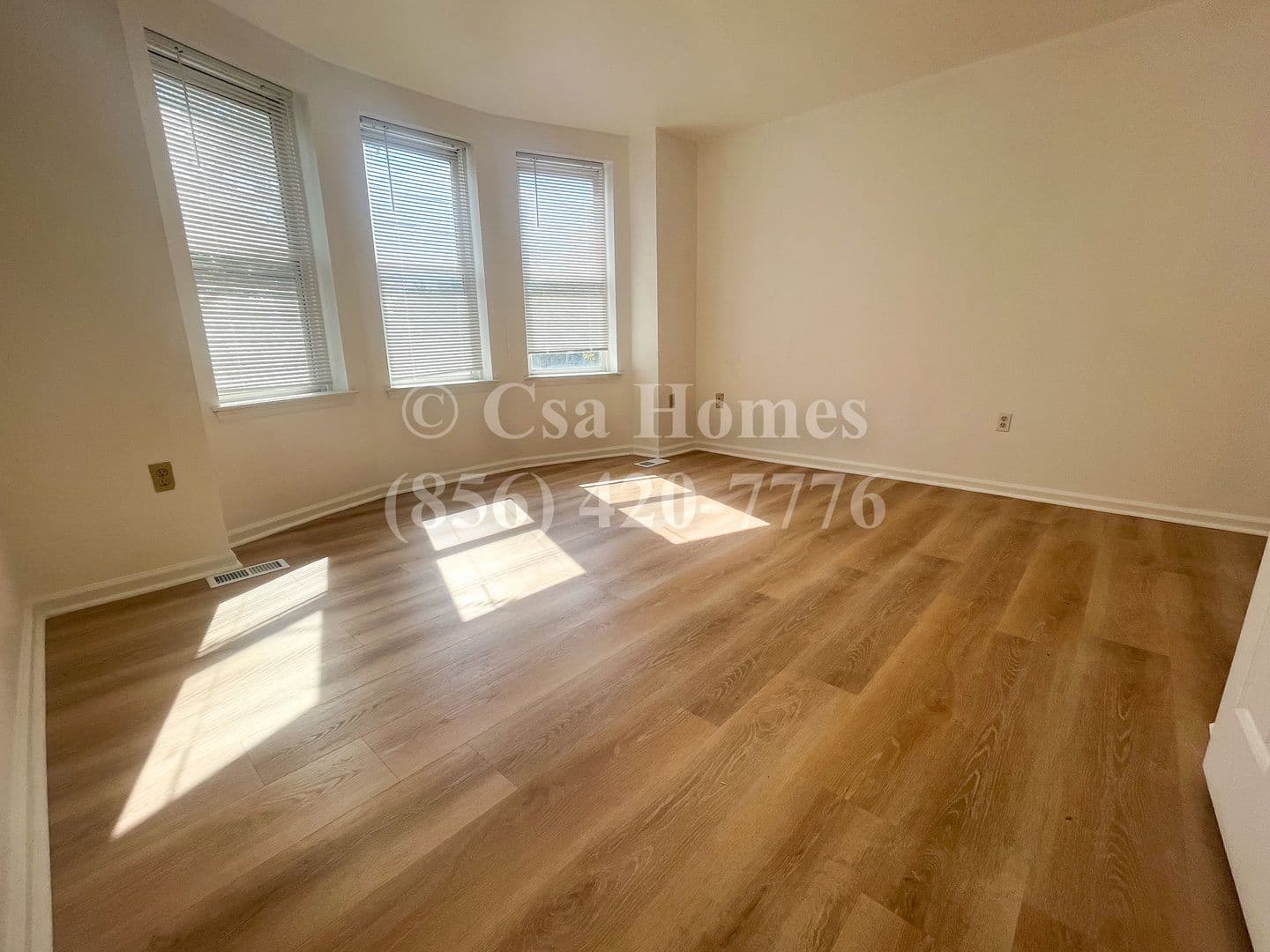 Camden House: 411 Viola St