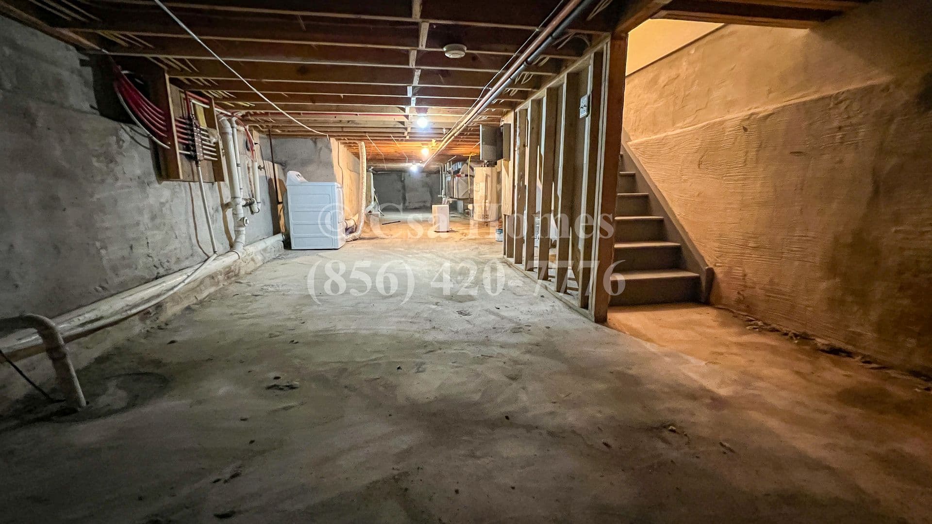 Camden House: 411 Viola St