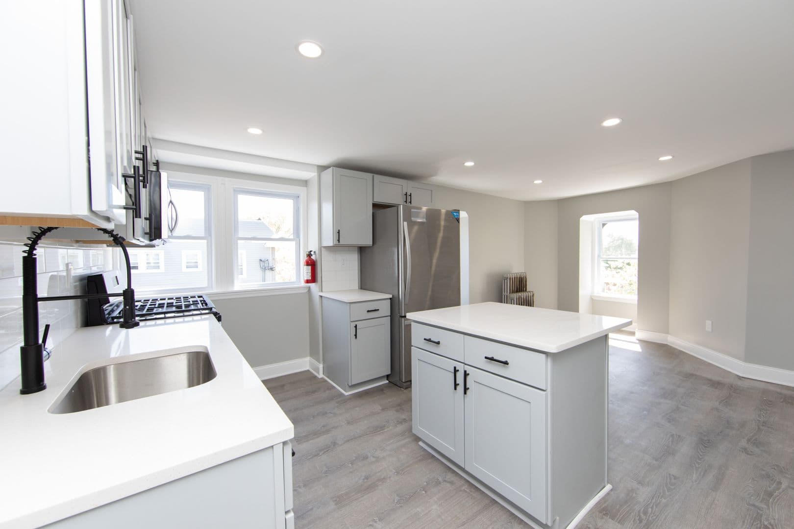 Collingswood Apartment: 1033 W Collings Ave