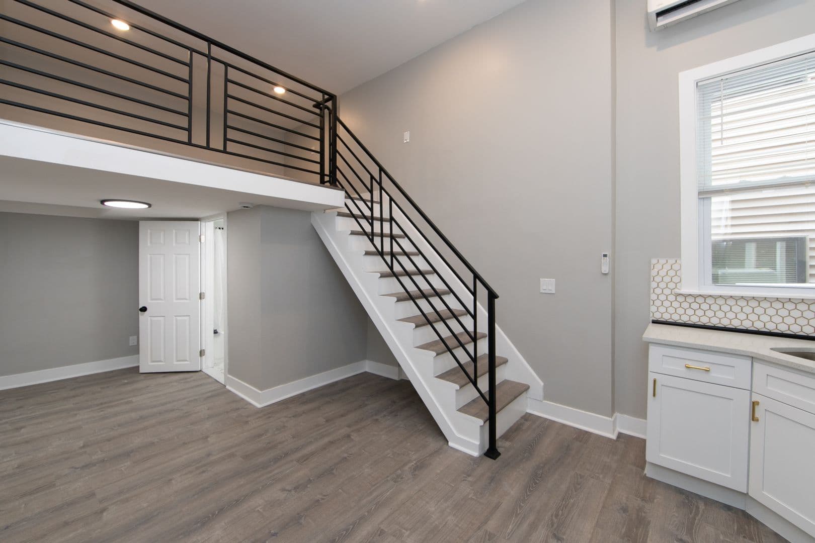 Camden Apartment: 436-438 Broadway Ave.