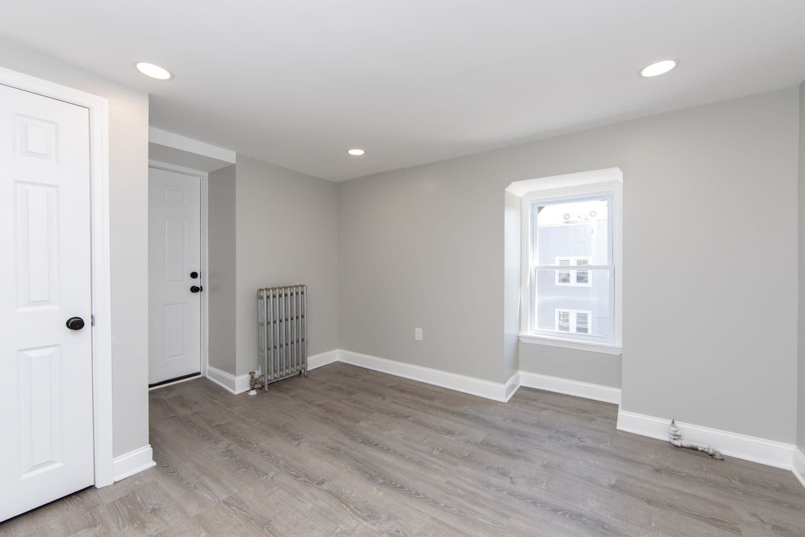 Collingswood Apartment: 1033 W Collings Ave