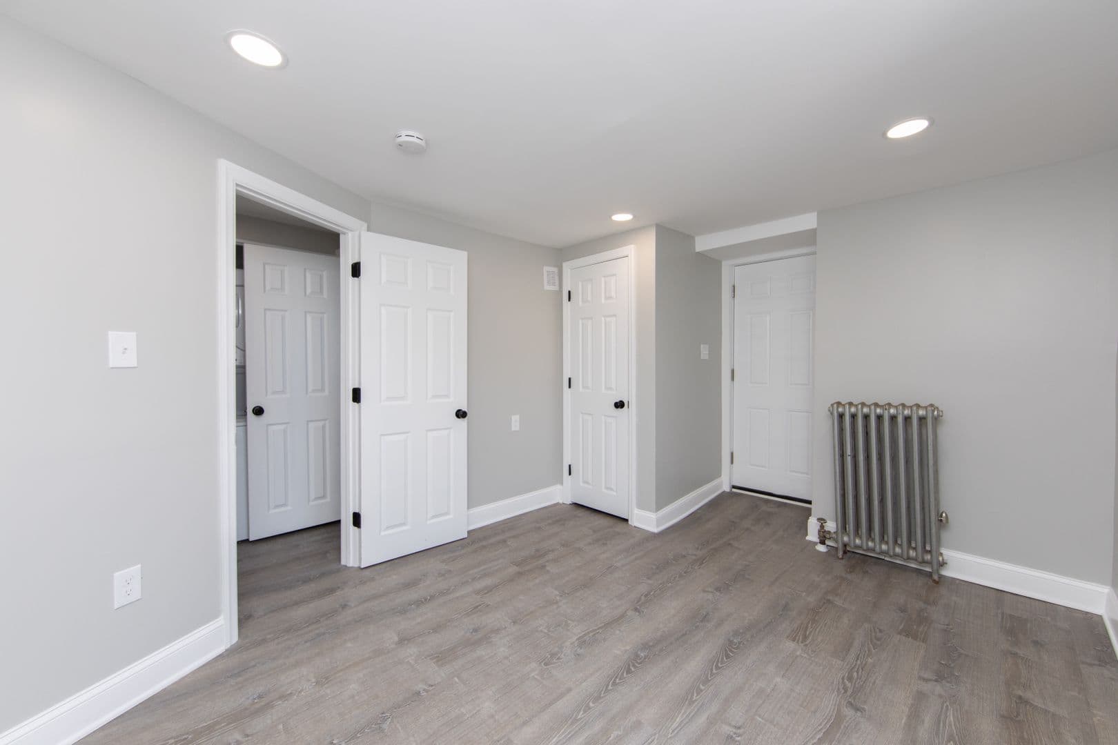 Collingswood Apartment: 1033 W Collings Ave