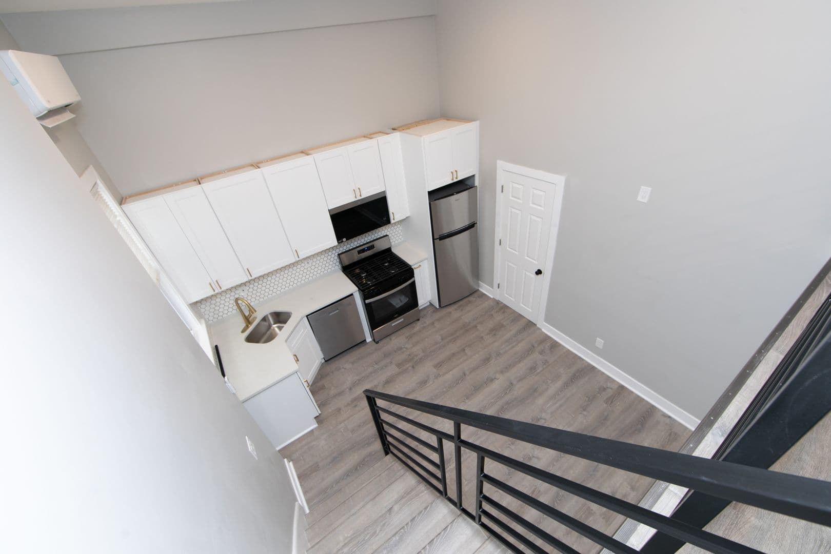Camden Apartment: 436-438 Broadway Ave.