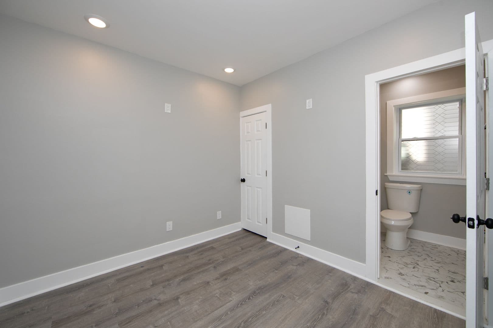 Camden Apartment: 436-438 Broadway Ave - Unit 4