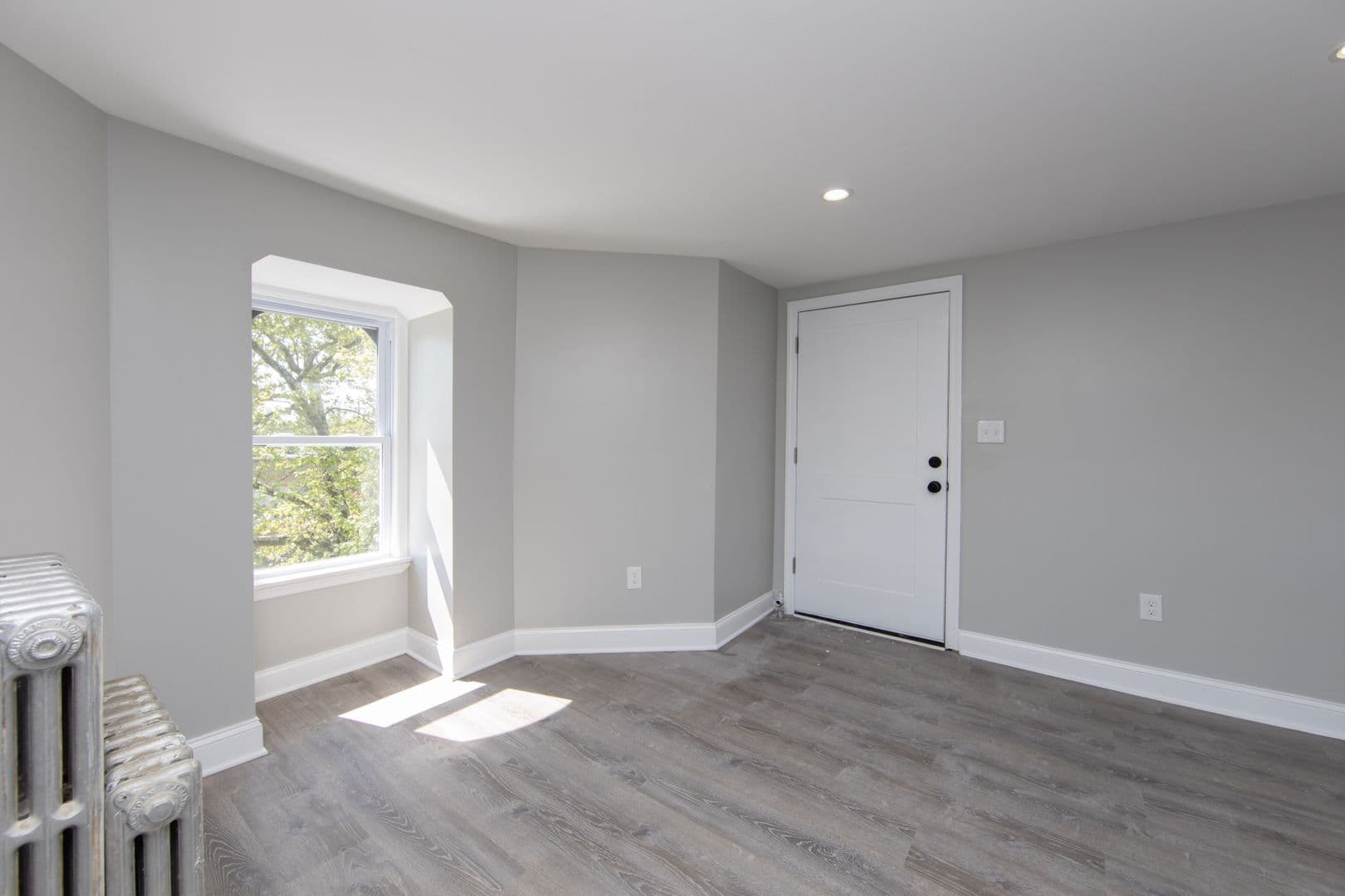 Collingswood Apartment: 1033 W Collings Ave